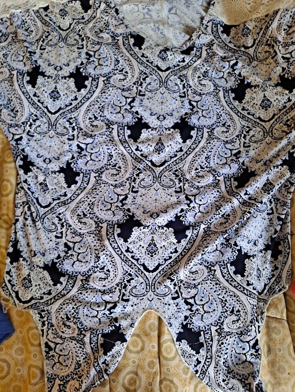 Black and White Paisley V-Neck Women's Top